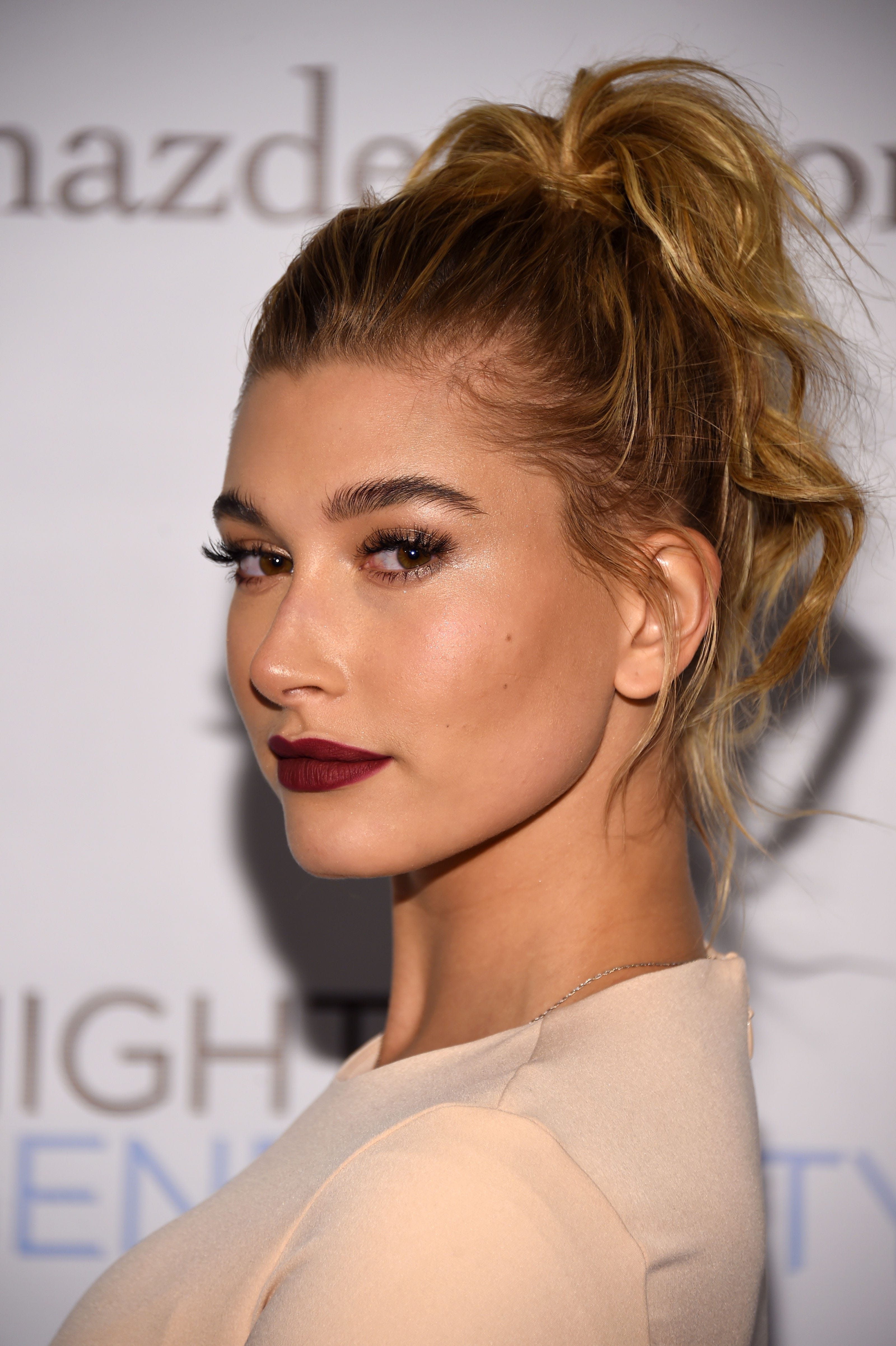 Medium hairstyles for women 23 mid,length haircuts to try